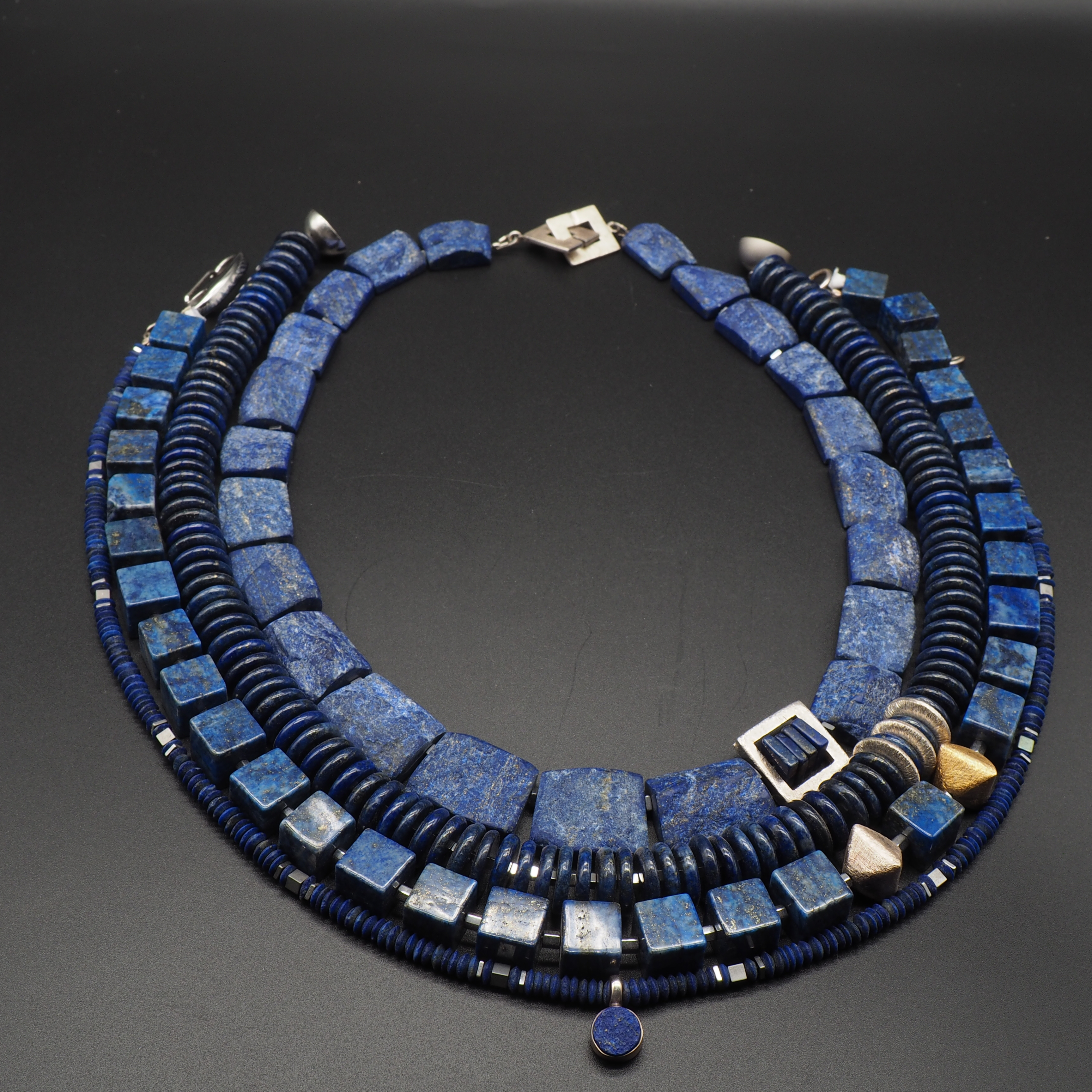  Modell 3 : Variationen in Lapis Lazuli  